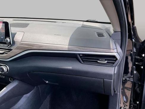 Certified 2025 Nissan Altima 2.5 SV FWD image 18