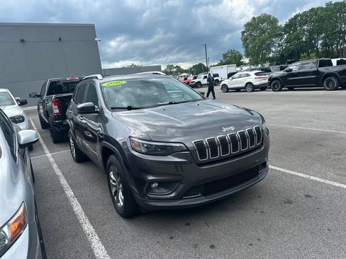 Used 2020 Jeep Cherokee Latitude Plus w/ Cold Weather Group AWD/4WD image 4