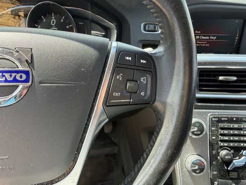 Used 2017 Volvo V60 T5 Premier w/ Convenience Package FWD image 26