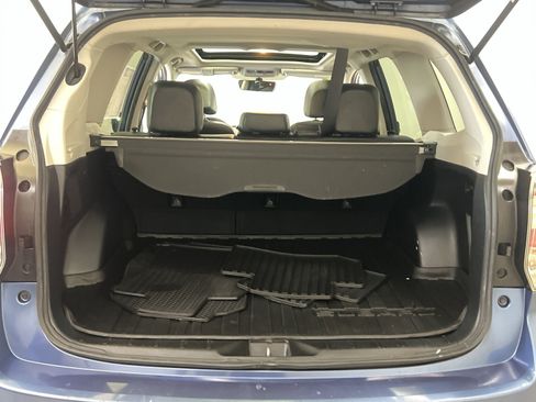 Used 2017 Subaru Forester 2.5i Touring AWD/4WD image 25