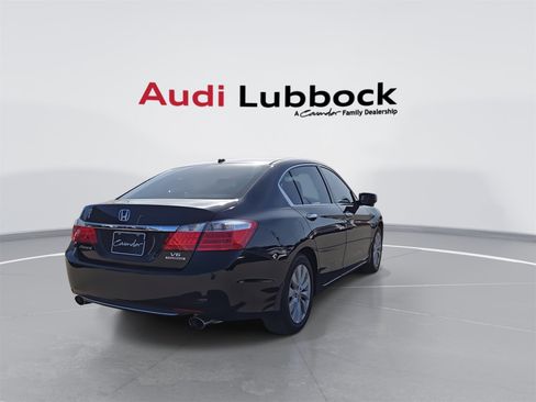 Used 2014 Honda Accord Touring image 8