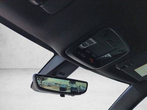 Used 2024 Chevrolet Traverse RS FWD image 22