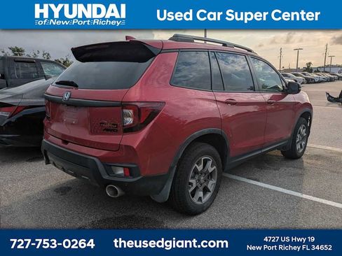 Used 2023 Honda Passport TrailSport image 2