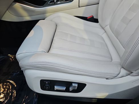 Used 2022 BMW X5 sDrive40i w/ Premium Package image 31