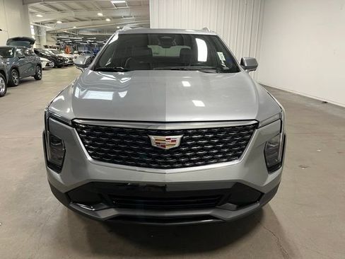 Used 2025 Cadillac XT4 Premium Luxury FWD image 8