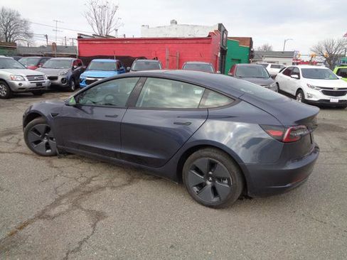 Used 2023 Tesla Model 3 Standard Range image 4