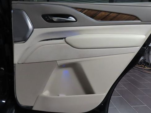 Certified 2023 Cadillac Escalade Premium Luxury Platinum image 11