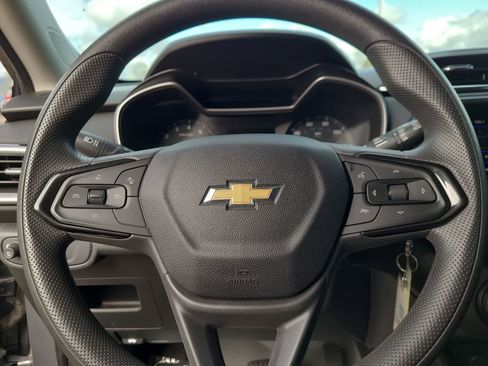 Used 2021 Chevrolet TrailBlazer LS FWD image 23