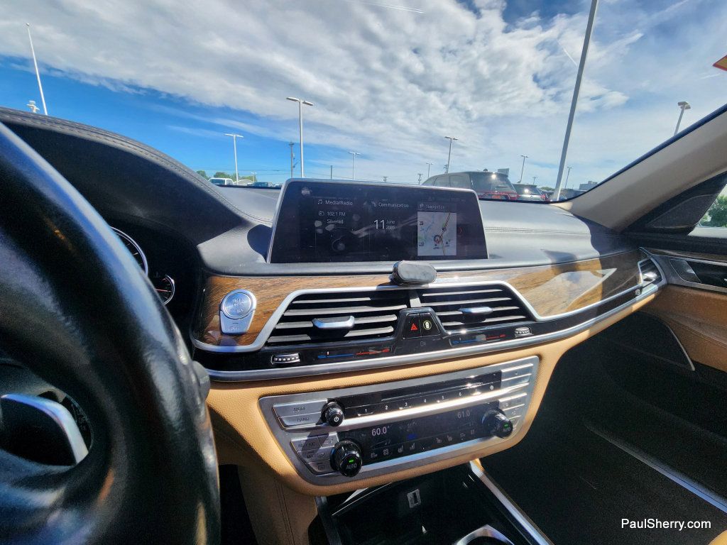 Used 2017 BMW 740i xDrive AWD/4WD image 3