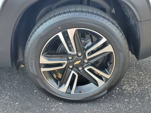 Used 2024 Chevrolet TrailBlazer LT w/ Convenience Package AWD/4WD image 6