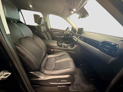 Used 2025 Honda Pilot EX-L image 34