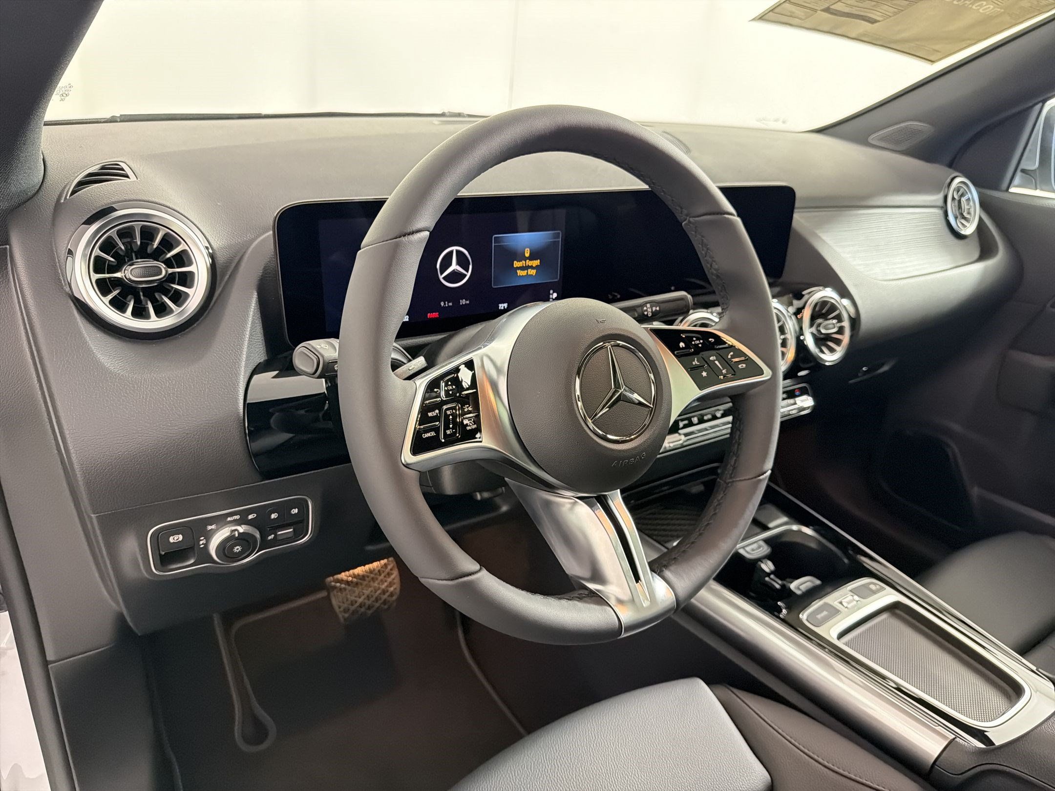 Used 2026 Mercedes-Benz GLA 250 4MATIC image 4
