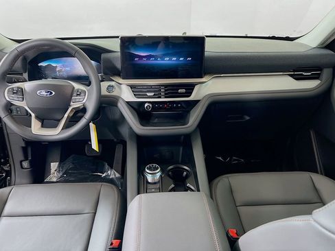 New 2026 Ford Explorer Active w/ Active Comfort Package image 7