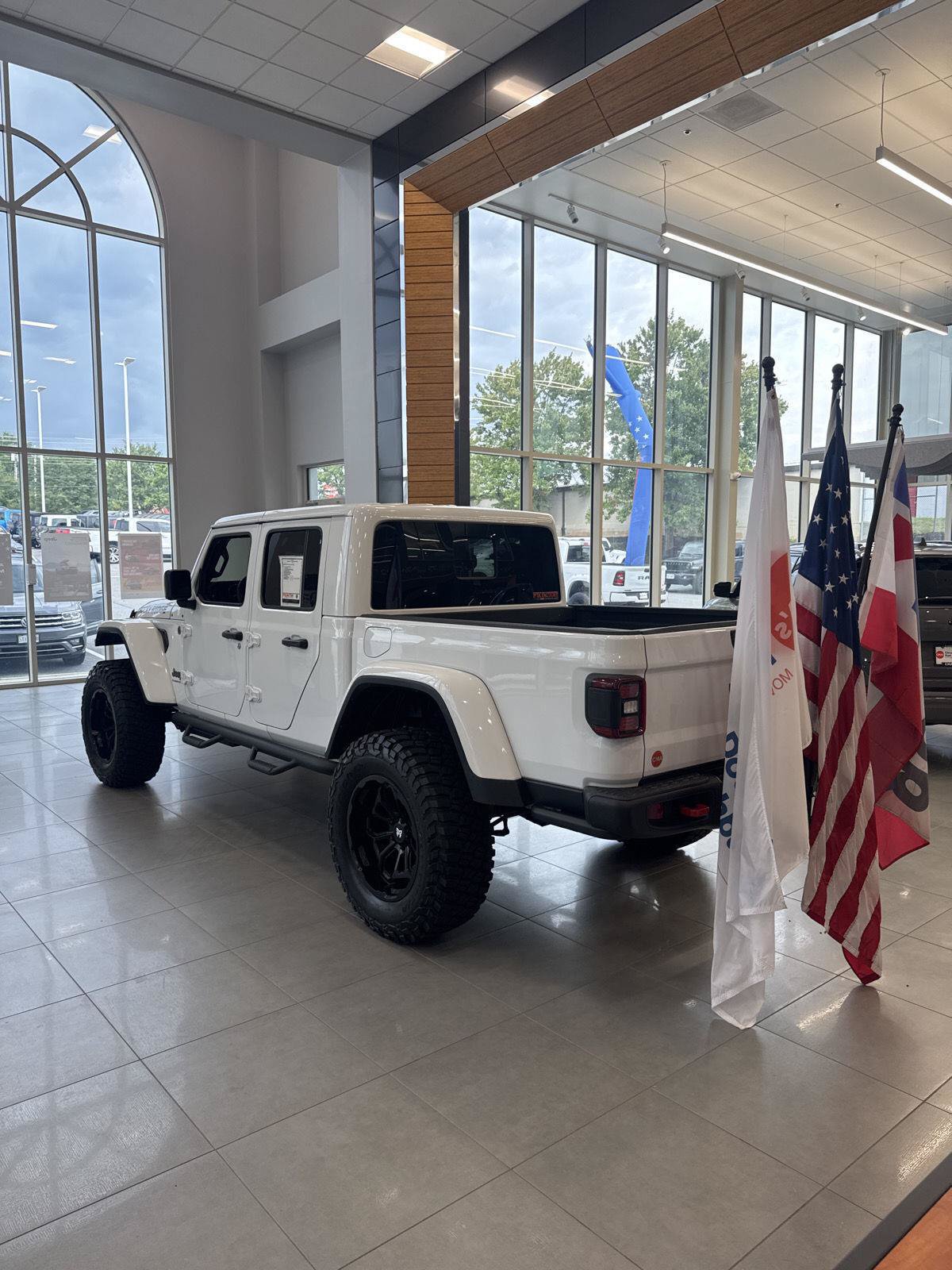 New 2026 Jeep Gladiator Rubicon w/ Technology Group AWD/4WD image 3