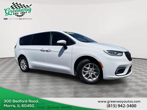 Used 2023 Chrysler Pacifica Touring-L FWD image 1