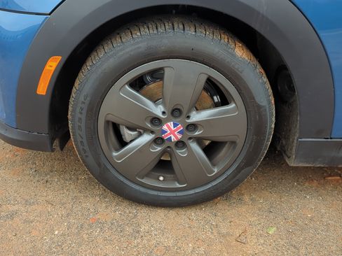 Used 2024 MINI Cooper 2-Door Hardtop image 14