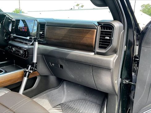 Used 2024 Chevrolet Silverado 2500 High Country w/ Midnight Edition AWD/4WD image 13
