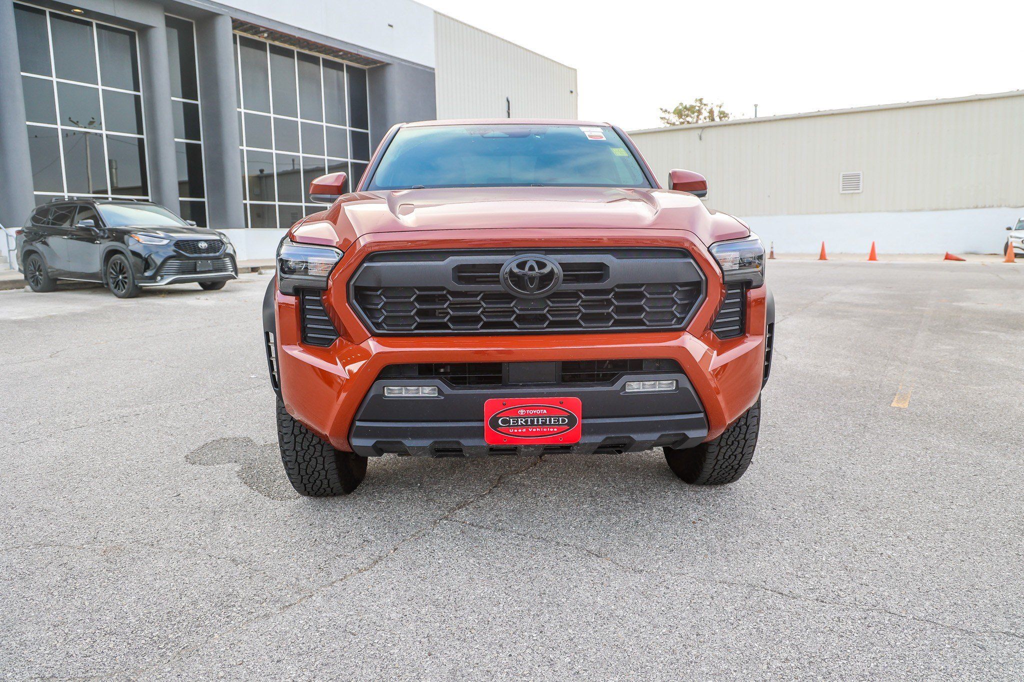 Certified 2025 Toyota Tacoma TRD Off-Road AWD/4WD image 3