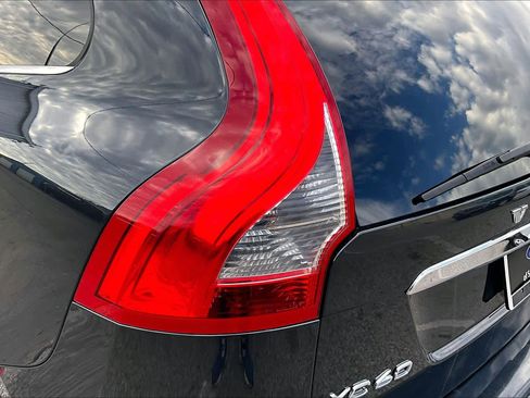 Used 2016 Volvo XC60 T5 Platinum image 27