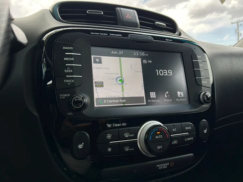 Used 2019 Kia Soul ! w/ Technology Package FWD image 16