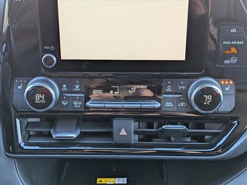 Used 2024 Toyota Highlander XSE image 13