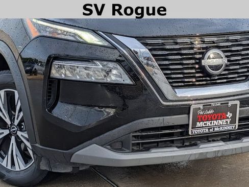 Used 2022 Nissan Rogue SV FWD image 3