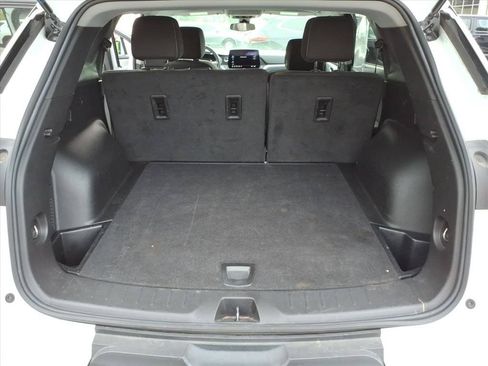 Used 2025 Chevrolet Blazer LT FWD image 19