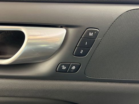 Used 2024 Volvo V60 B5 Cross Country Plus w/ Protection Package Premier image 32