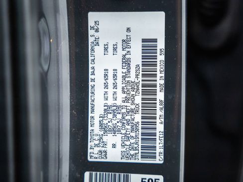 Certified 2025 Toyota Tacoma TRD Sport AWD/4WD image 43