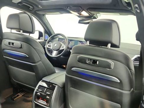 Used 2024 BMW X7 xDrive40i w/ Executive Package image 27