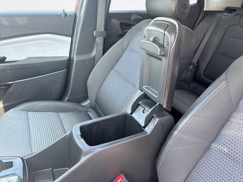 Used 2025 Chevrolet Trax LT w/ LT Convenience Package FWD image 20