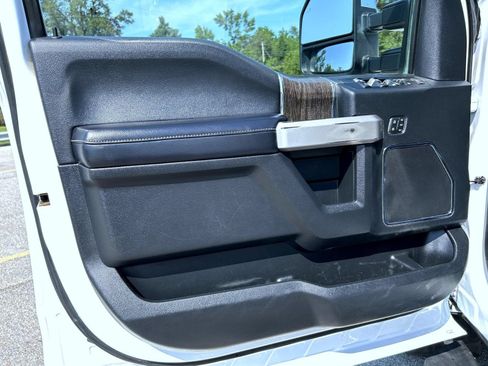 Used 2021 Ford F350 Lariat w/ Chrome Package AWD/4WD image 9