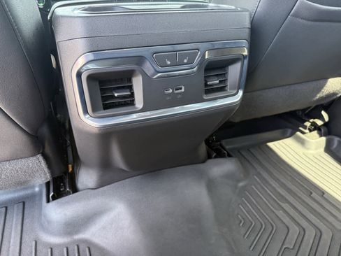 Used 2022 Chevrolet Silverado 1500 High Country w/ Technology Package AWD/4WD image 16