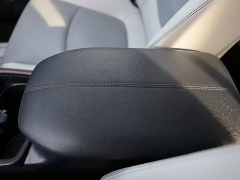 Used 2020 Toyota RAV4 Limited image 36