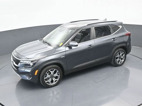 Used 2022 Kia Seltos EX image 51