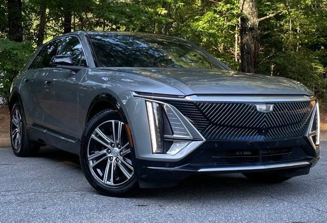 Used 2024 Cadillac Lyriq Luxury AWD/4WD image 9