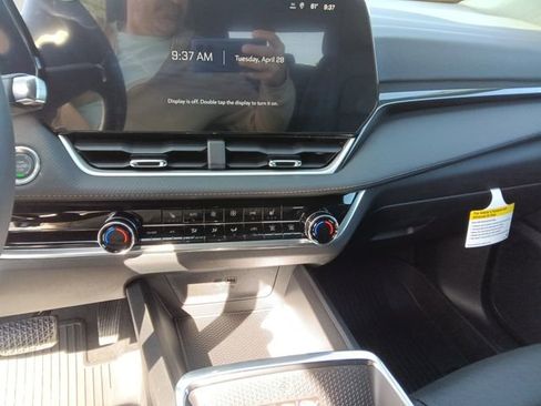 New 2026 Chevrolet Equinox LT w/ Convenience Package II AWD/4WD image 12