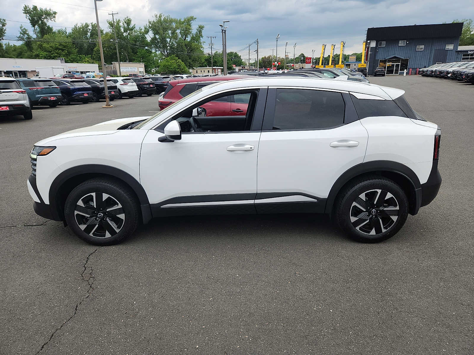 Certified 2025 Nissan Kicks SV w/ SV Premium Package AWD/4WD image 7