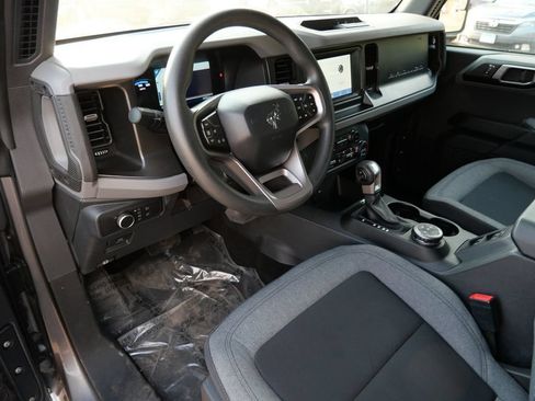 Certified 2022 Ford Bronco 4-Door AWD/4WD image 3