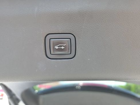 Used 2020 Buick Enclave Essence FWD image 52