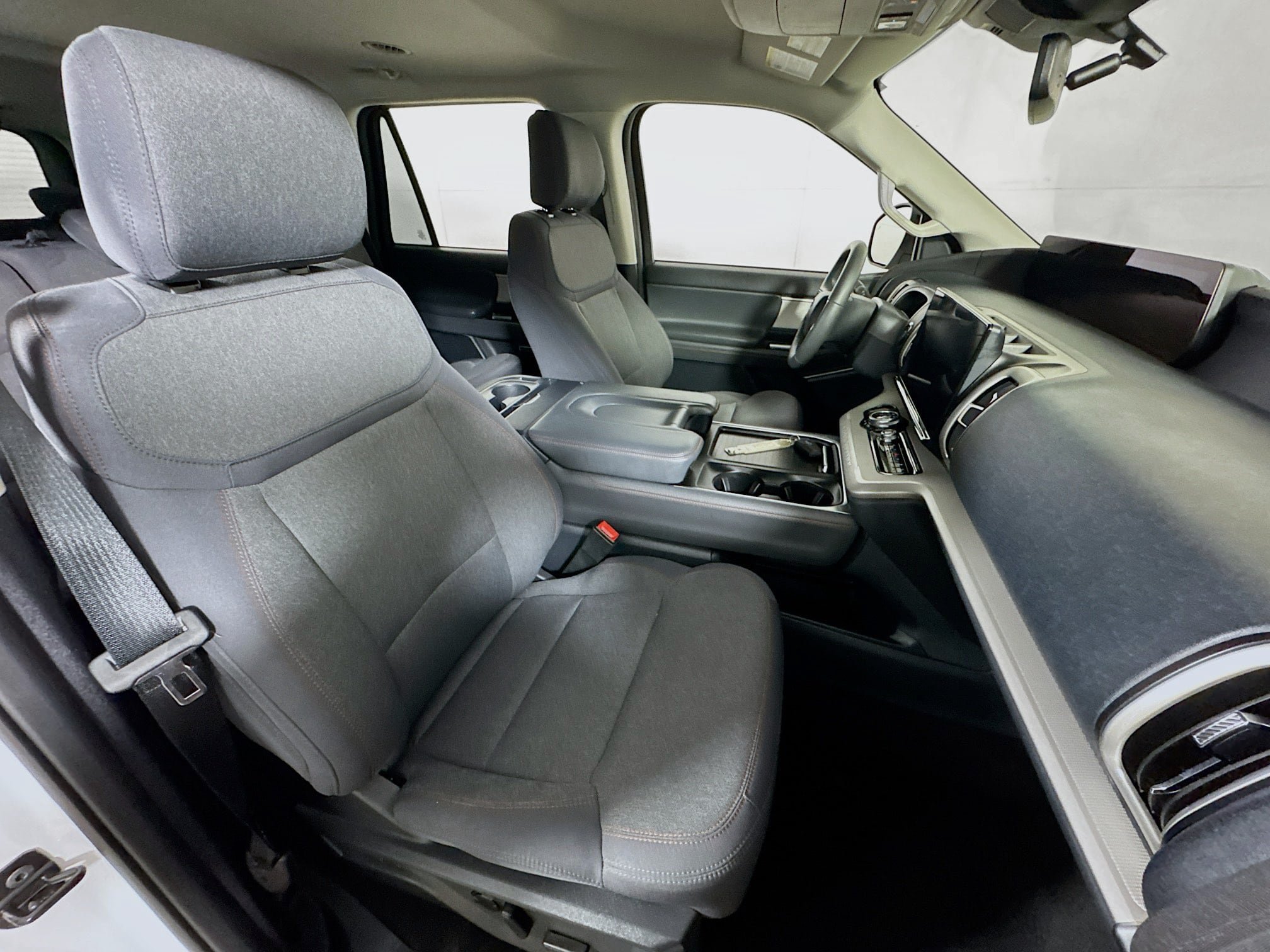 Used 2025 Ford Expedition Active AWD/4WD image 26
