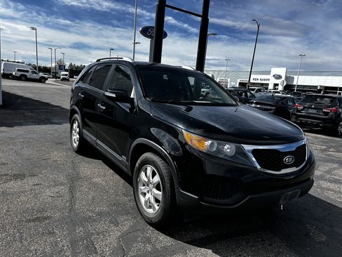 Used 2012 Kia Sorento LX w/ Third Row Pkg image 7