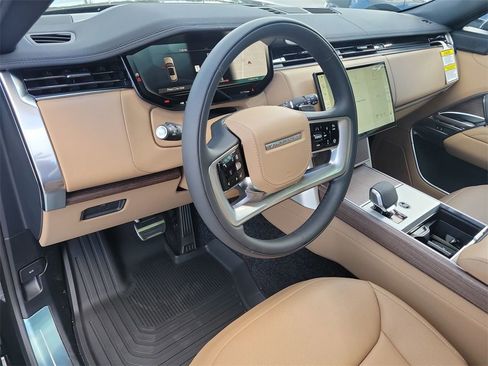 New 2026 Land Rover Range Rover Long Wheelbase SE image 25