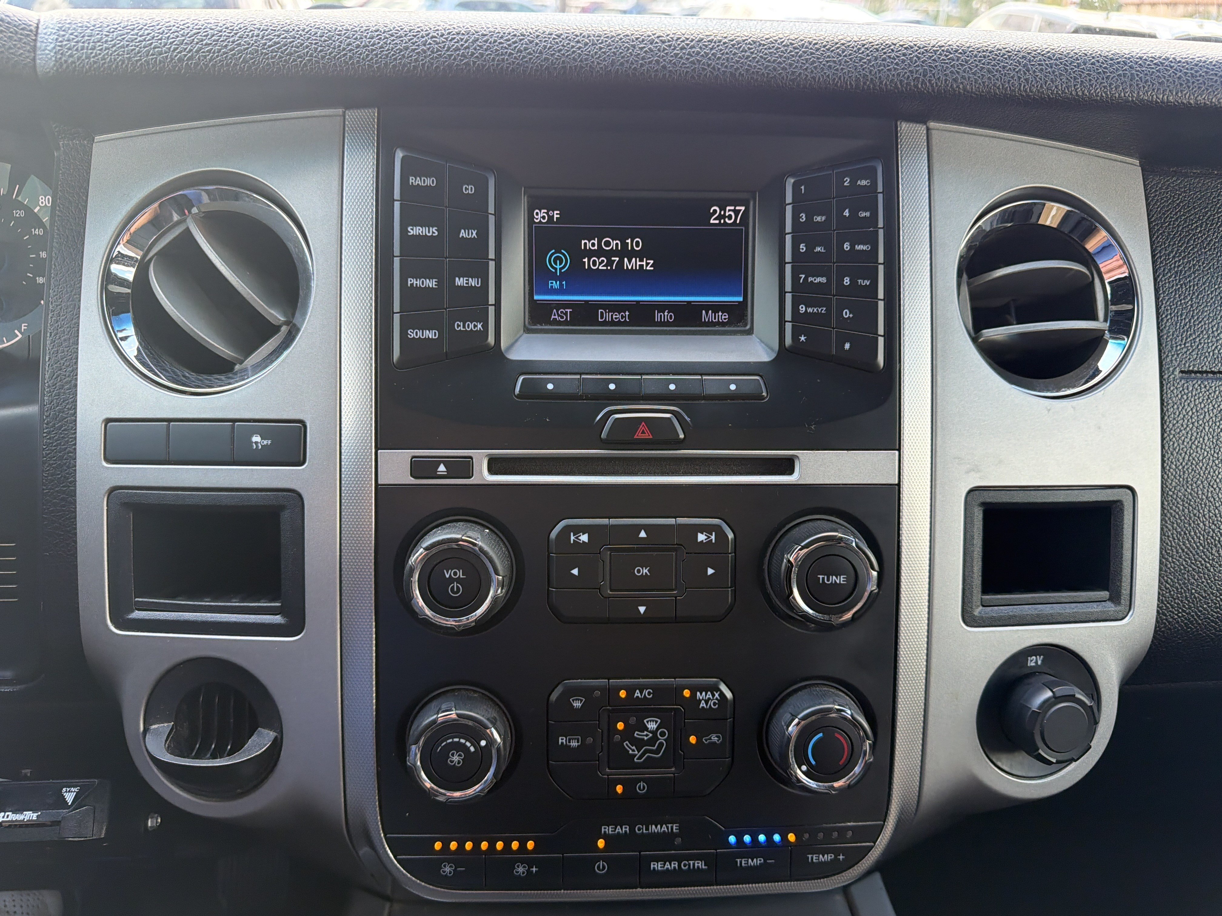 Used 2017 Ford Expedition EL XLT RWD image 16