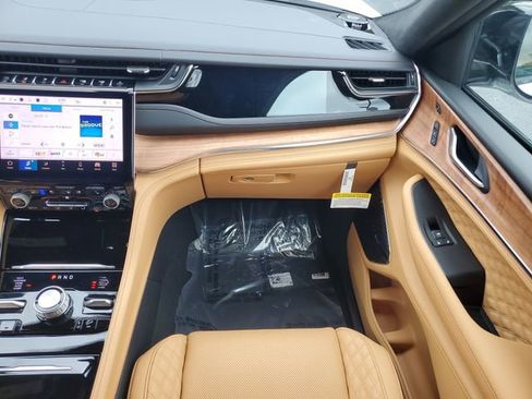 New 2025 Jeep Grand Cherokee L Summit image 21