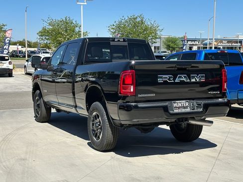 New 2025 RAM 2500 Laramie w/ Towing Technology Group AWD/4WD image 4