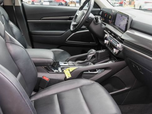 Used 2025 Kia Telluride S image 17