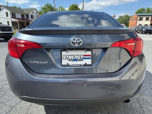 Used 2018 Toyota Corolla SE FWD image 4