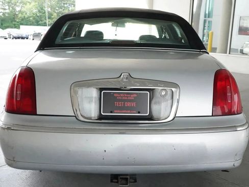 Used 1998 Lincoln Town Car Executive image 10