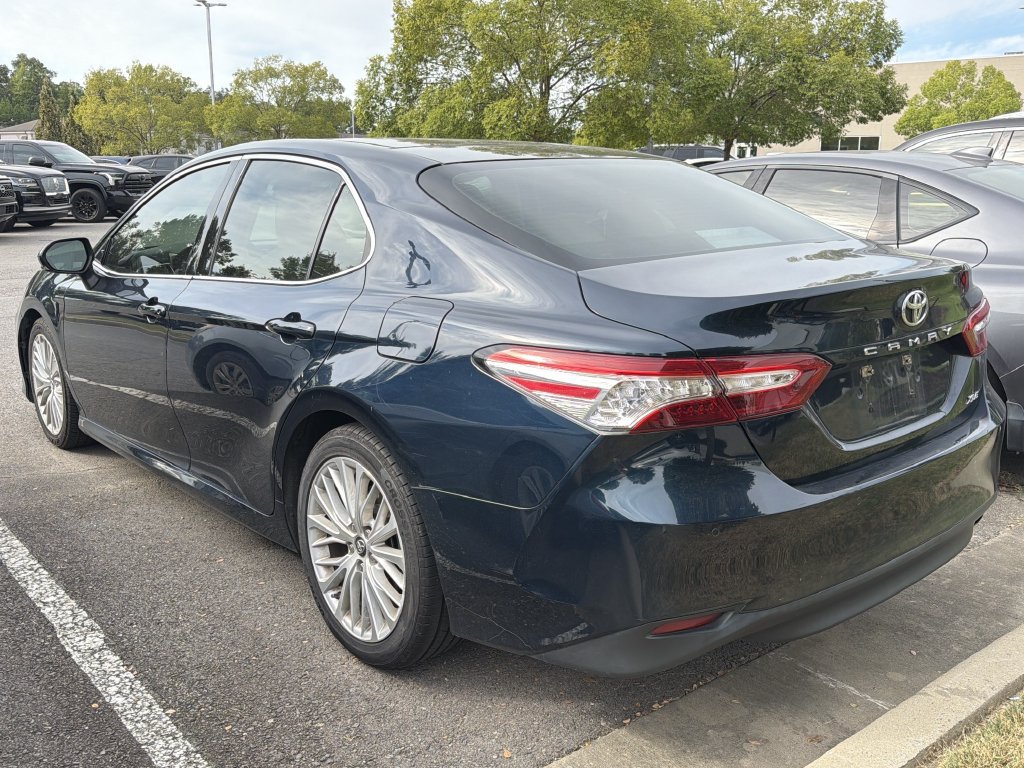 Used 2018 Toyota Camry XLE FWD image 6